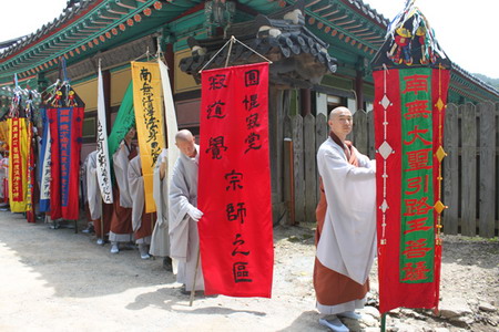 tlhq0916.jpg